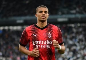 纽卡新援终于来了！罗马诺：佳夫现在正从米兰直飞纽卡斯尔✈️