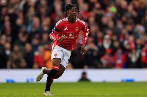 尼科尔：梅努无法阻止对手直面曼联防线，他在防守端没有贡献