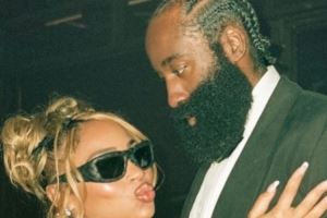 哈登谈女友：我一开始就不断给她打电话 我非常爱她 我坠入爱河了