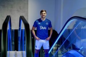 霍尔否认为爱尔兰队踢球的传闻：我最大的梦想是为英格兰队效力