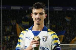 打入扳平进球,意甲官方:帕尔马后卫普拉托当选战平米兰全场最佳