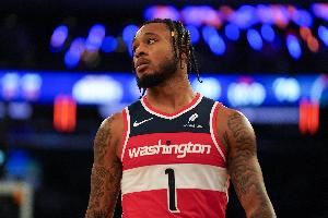 可圈可点！惠特摩尔13中7&三分6中3拿19分3板 末节关键时刻遭DNP