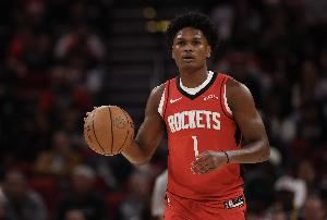 奋力反击！申京直塞喂饼阿门 火箭完成10-0攻击波迫近比分